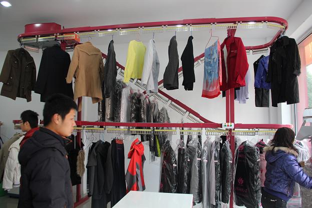 我在家村鄉鎮開了一家干洗店生意很不錯