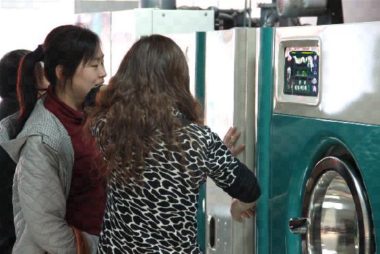 干洗店與石油與四氯乙烯的比較